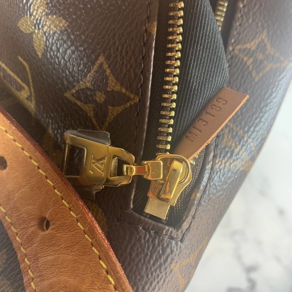 ❌❌ Louis Vuitton Monogram bumbag waist crossbody LV leather bum belt bag - Picture 8 of 10